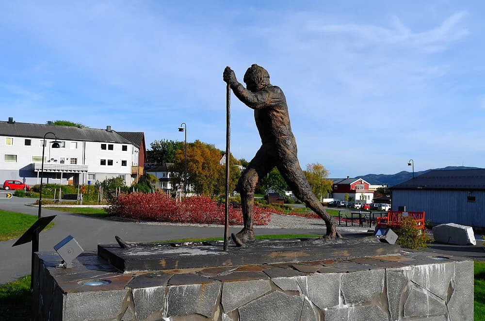 Statue av Harald Grønningen