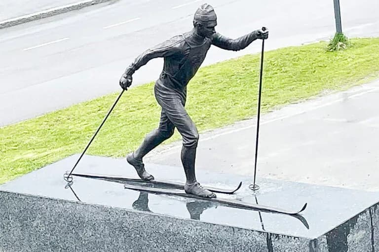 Statue av Pål Tyldum